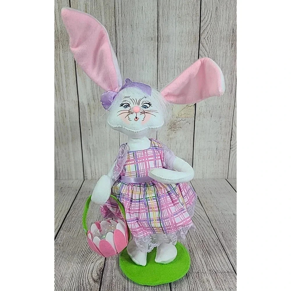 Annalee Dolls Easter Parade Girl Bunny Holding Basket White Pink Green 2016